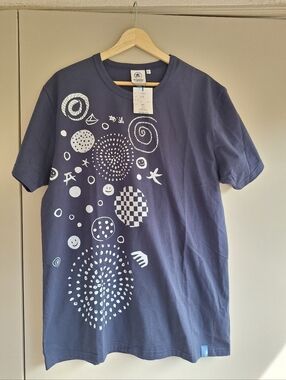 NWT Kitakita Japanese Artist Graphic T-Shirt Blue Cotton Men's LL Fits like US M